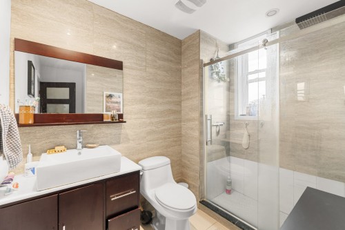 Salle de bains - 3-1808 Av. Du Mont-Royal E., Montréal (Le Plateau-Mont-Royal), QC 