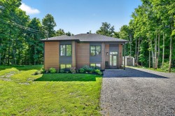 409 Rue des Étoiles  Saint-Hippolyte, QC J8A 0L7