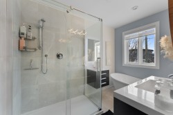 Salle de bains attenante à la CCP - 