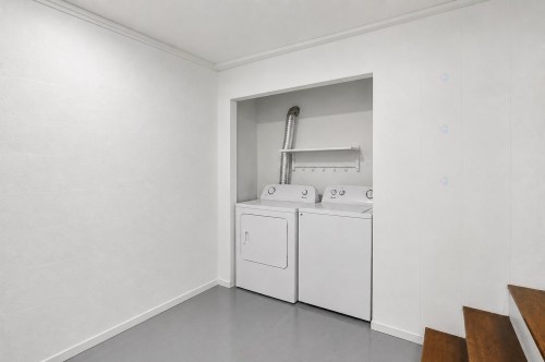 Salle de lavage - 3240 Rue St-Zotique E., Montréal (Rosemont/La Petite-Patrie), QC 
