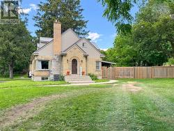 100 SUNSET DRIVE  St. Thomas, ON N5R 3B6