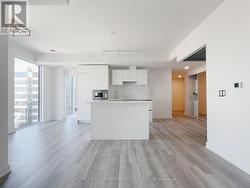 2009 - 238 SIMCOE STREET  Toronto, ON M5T 1T4