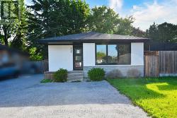 922 CENTRE STREET N Whitby, ON L1N 4V1