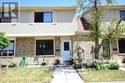 55 - 98 FALCONER DRIVE  Mississauga, ON L5N 1Y2