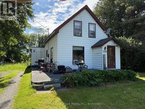 290 BERFORD STREET  South Bruce Peninsula, ON N0H 2T0