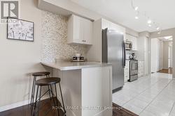 Peninsula counter off kitchen - 