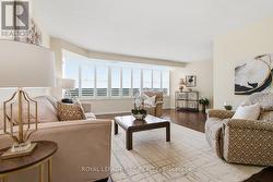 Bright living room overlooks South West of City - 