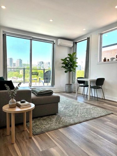 Living Room - 301-2630 Rue Notre-Dame O., Montréal (Le Sud-Ouest), QC 