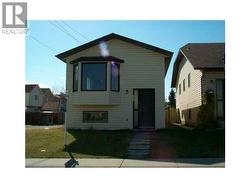 250 Falmere Way NE  Calgary, AB T3J 2X6