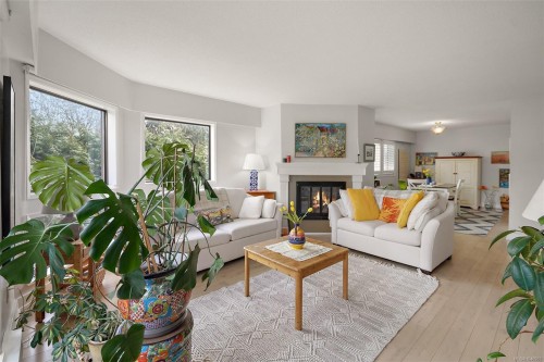 #204-1252 Pandora Ave  Victoria, BC V8V 3R4