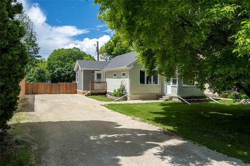 175 1St St, Stonewall, MB 
