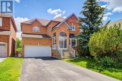 19 FOUNTAIN COURT Richmond Hill, ON L4S 2K4