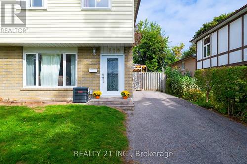 316 HOLLYBERRY TRAIL  Toronto, ON M2H 2P4