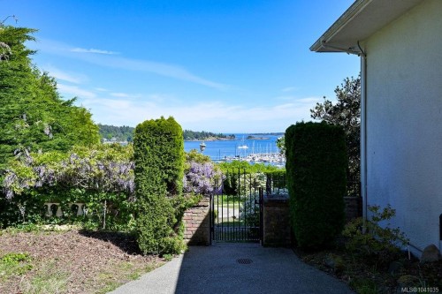 3565 Beach Dr, Oak Bay, BC 
