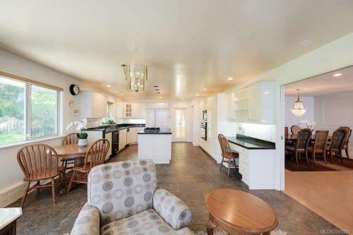 3565 Beach Dr, Oak Bay, BC 