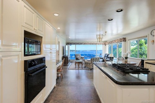 3565 Beach Dr, Oak Bay, BC 