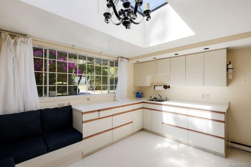 3565 Beach Dr, Oak Bay, BC 
