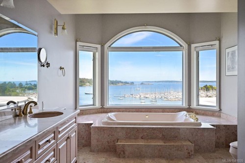 3565 Beach Dr, Oak Bay, BC 