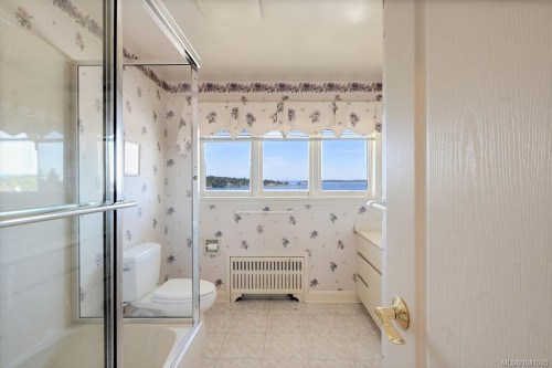 3565 Beach Dr, Oak Bay, BC 
