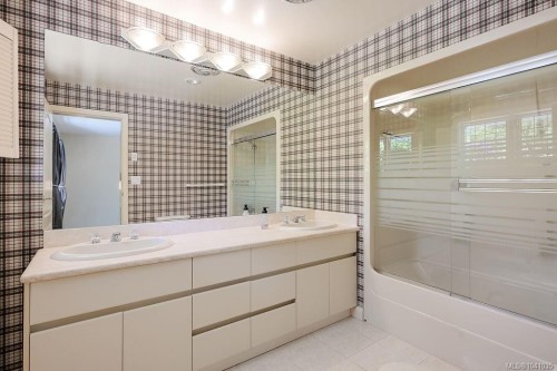 3565 Beach Dr, Oak Bay, BC 