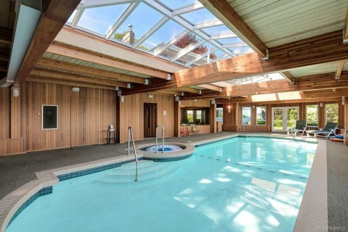 3565 Beach Dr, Oak Bay, BC 