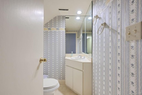 3565 Beach Dr, Oak Bay, BC 