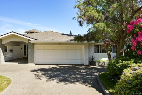 3565 Beach Dr, Oak Bay, BC 