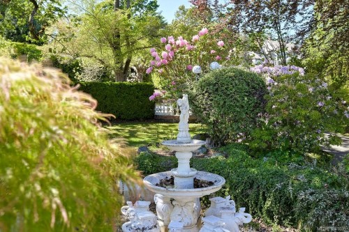 3565 Beach Dr, Oak Bay, BC 