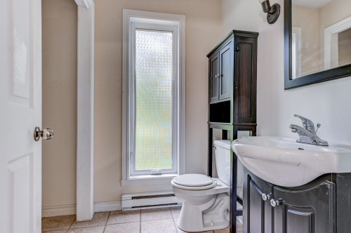 Powder room - 15 Ch. De Genève, Saint-Sauveur, QC 