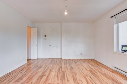 Master Bedroom - 15 Ch. De Genève, Saint-Sauveur, QC 