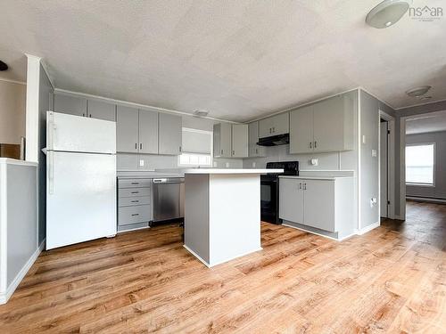 4 Fourth Avenue, Sydney, NS 