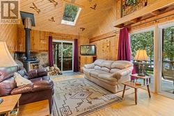 High ceilings! - 