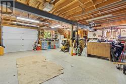 Drive-through, perfect for toys - 