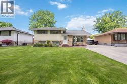 1021 DEVINE STREET Sarnia, ON N7S 1B1