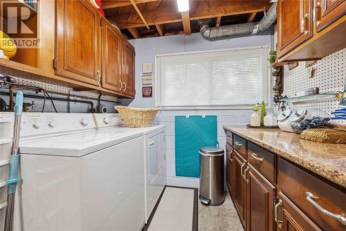 1021 Devine Street, Sarnia, ON 