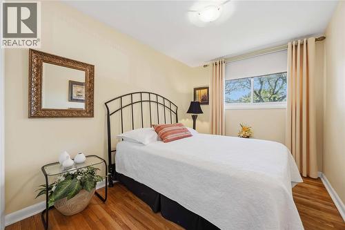 1021 Devine Street, Sarnia, ON 