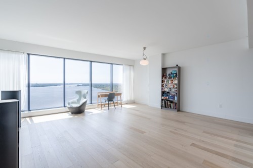 Salon - 2309-200 Rue André-Prévost, Montréal (Verdun/Île-Des-Soeurs), QC 