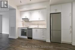 810 - 9 TECUMSETH STREET  Toronto, ON M5V 0S5