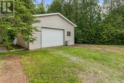 Garage / workshop 30 x 23 feet - 