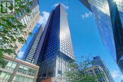 708 - 8 WELLESLEY STREET W Toronto, ON M4Y 0J5