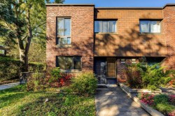 528 Pl. d'Amboise  Saint-Lambert, QC J4S 1S6