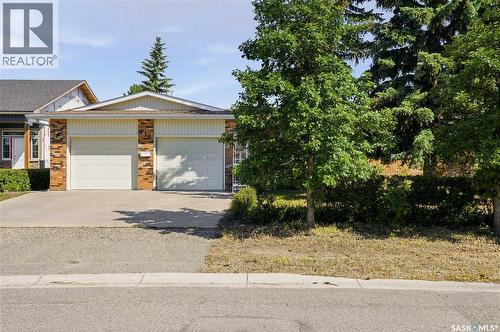 710 3Rd Avenue, Pilot Butte, SK 