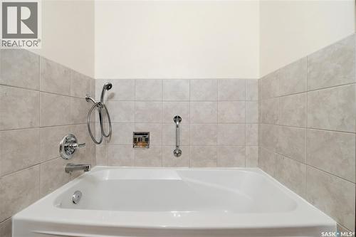 710 3Rd Avenue, Pilot Butte, SK 