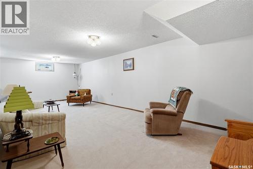710 3Rd Avenue, Pilot Butte, SK 