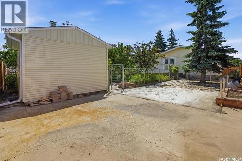 710 3Rd Avenue, Pilot Butte, SK 