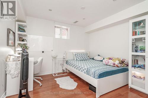 3435 Artesian Drive, Mississauga, ON 