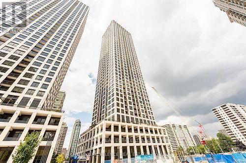 2307 - 30 ELM DRIVE  Mississauga, ON L5B 0N6