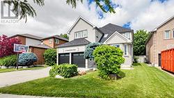 119 MOUNTBATTEN ROAD Vaughan, ON L4J 7W6