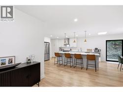 Large entry way to kitchen - 