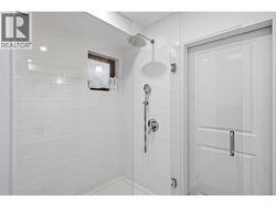 Ensuite shower - 